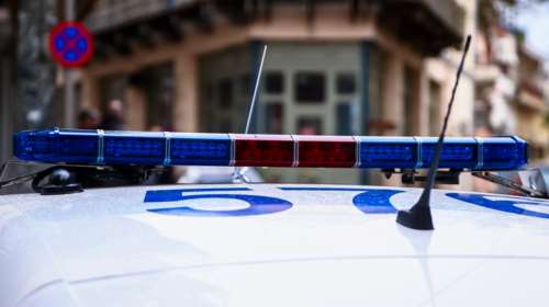 Νέες συλλήψεις &quot;πειρατών&quot; συνδρομητικής τηλεόρασης: &quot;Ξεφορτώθηκαν&quot; από το παράθυρο συσκευές και 127.000 ευρώ