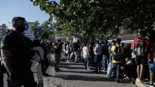 Βελτιωμένη η εικόνα στην Υπηρεσία Ασύλου μετά τον απίστευτο συνωστισμό