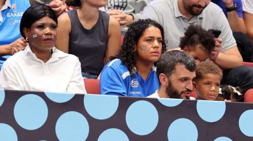 Eurobasket 2025: Σε έξαλλη κατάσταση η σύζυγός του Γιάννη Αντετοκούνμπο, Μαράια