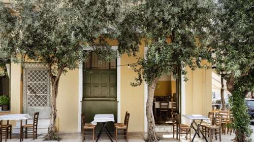 Σε αυτή την ταβέρνα του 1930, οι Αθηναίοι πηγαίνουν ξανά και ξανά