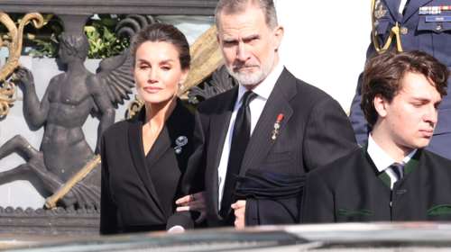 Ισπανία: Σε επιμνημόσυνη τελετή στη μνήμη των θυμάτων από τις πλημμύρες  ο βασιλιάς Φελίπε και η  Λετίθια