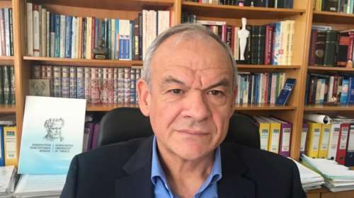 Μανωλόπουλος για μετάλλαξη ιού: Απειροελάχιστη η πιθανότητα να επηρεάσει το εμβόλιο