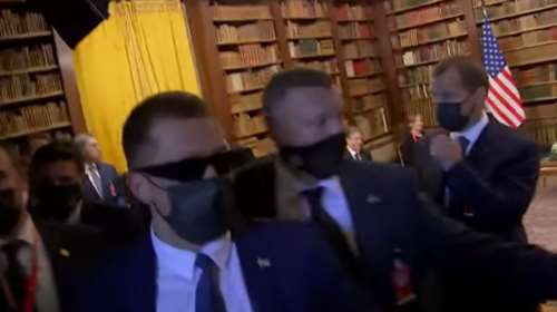 Χάος στη συνάντηση Μπάιντεν - Πούτιν: Σπρωξίματα και φωνές ανάμεσα σε Αμερικανούς και Ρώσους δημοσιογράφους [Βίντεο]