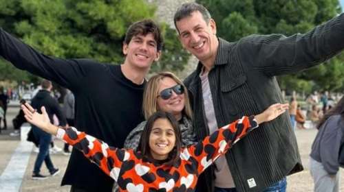 Νάνσυ Ζαμπέτογλου: Δημοσίευσε το βίντεο της κόρης της από το ρεβεγιόν στο Σύνταγμα που έγινε viral