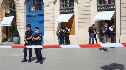 Bulgari: Κινηματογραφική ληστεία σε πολυτελές κοσμηματοπωλείο στο Παρίσι -  Αρπαξαν κοσμήματα 10 εκατ. ευρώ