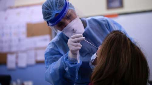 Κορονοϊός: Νέα έρευνα δείχνει πώς το σάλιο αποκαλύπτει το μεγάλο ιικό φορτίο