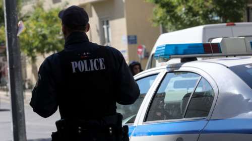 Κρήτη: Παππούς χτύπησε και κλώτσησε το 2χρονο εγγόνι του σε ζαχαροπλαστείο