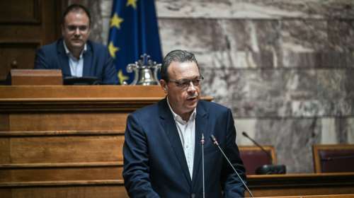 Φάμελλος:  Δεν μας αφορά αν το ζεϊμπέκικο του κ. Πατούλη &quot;βόλεψε&quot; την κυβέρνηση