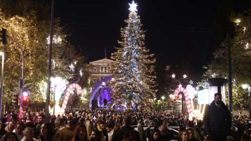 Αθήνα: Πότε θα φωταγωγηθεί το χριστουγεννιάτικο δέντρο στο Σύνταγμα - &quot;Κλείδωασε&quot; η ημερομηνία