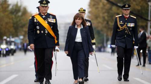 &quot;Η πατρίδα σάς ευγνωμονεί&quot;: Η απάντηση της Σακελλαροπούλου στο μήνυμα του πιλότου για την 28η Οκτωβρίου