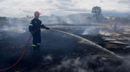 Λέσβος: Ένας νεκρός σε φωτιά πρόχειρης αγροικίας στο Πολιχνίτο