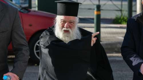 Νέο &quot;χτύπημα&quot; από τον  Αμβρόσιο: &quot;Αφόρισε&quot; τον Ηλία Μόσιαλο και τον Χρήστο Χωμενίδη