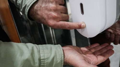 Έρευνα: Σε ποιες χώρες πλένουν πιο συχνά τα χέρια τους - Η θέση της Ελλάδας