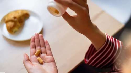 Οι 7 τροφές που δεν πρέπει να τρώμε όταν παίρνουμε αντιβίωση