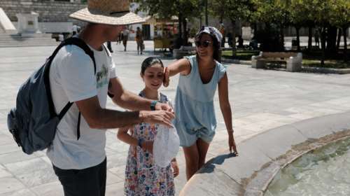 Αρναούτογλου: Μπουρίνια αλλά και  νέο &quot;κύμα έντονης ζέστης&quot; – Τι καιρό θα κάνει στις 15 Αυγούστου