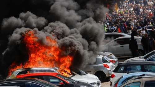 Άγρια επεισόδια, μολότοφ και δακρυγόνα για την Πρωτομαγιά στη Γαλλία
