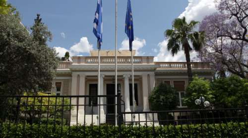 &quot;Οι φωνές του Μητσοτάκη ακούστηκαν μέχρι έξω από το Μαξίμου&quot;- Το παρασκήνιο για τα εμβόλια που αποκαλύπτει η Καθημερινή