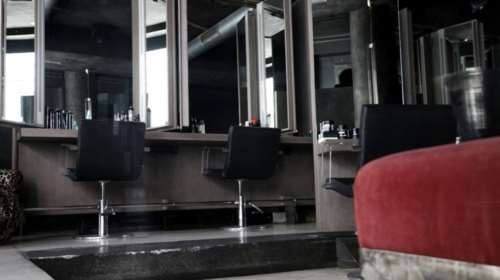 Παράνομα 23.000 κομμωτήρια και κουρεία στην Ελλάδα - Τεράστια φοροδιαφυγή