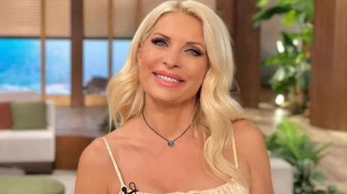 Η Ελένη Μενεγάκη με το μανικιούρ που δείχνει πάντα ακριβό