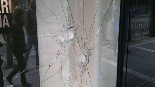 Τα έκαναν γυαλιά καρφιά στη Θεσσαλονίκη: 7 προσαγωγές για τις ζημιές, αλλά αφέθηκαν ελεύθεροι