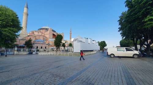 Ομαδικά πυρά από κυβέρνηση και αντιπολίτευση σε Ερντογάν για την προσευχή στην Αγ. Σοφιά: &quot;Αναίτια πρόκληση&quot;