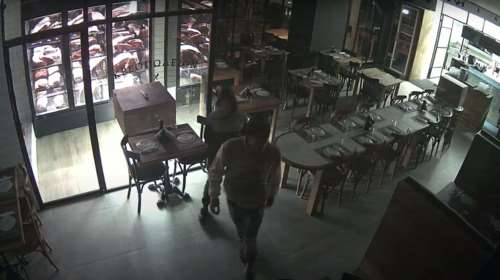 Βίντεο-ντοκουμέντα: Έτσι ρήμαζε τα καταστήματα η συμμορία των νεαρών στην Αττική - 31 ληστείες και διαρρήξεις