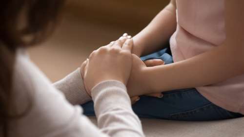 Κολωνός: Ποινική έρευνα για το ενδεχόμενο να έχουν υποστεί σεξουαλική βία και τα αδέλφια της 12χρονης