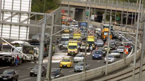 Καραμπόλα τριών οχημάτων στην Αττική Οδό: Στο &quot;κόκκινο&quot; η κίνηση - Live o χάρτης