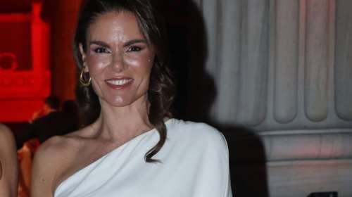 Mιράντα Πατέρα: Με χρυσή δημιουργία στο χριστουγεννιάτικο δείπνο της &quot;ΕΛΠΙΔΑΣ&quot;