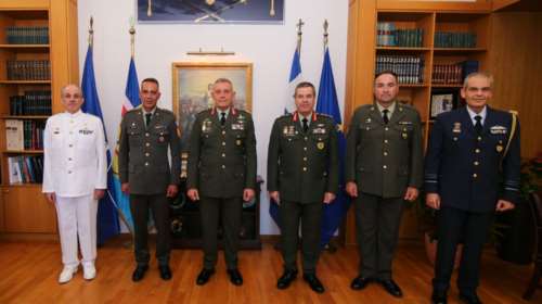 Βράβευση υπαξιωματικών του Στρατού Ξηράς από τον αρχηγό ΓΕΕΘΑ  για τις ενέργειες τους στον Έβρο [εικόνες]