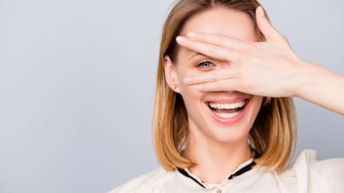 &quot;Γιατί παίζει το μάτι μου;&quot; - Είναι αθώο το πετάρισμα του ματιού;