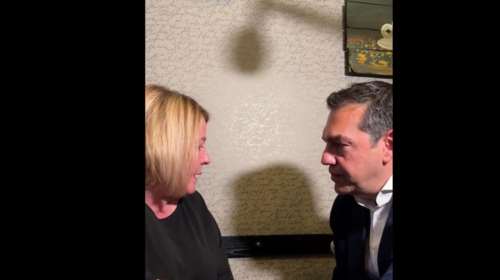 Ο διάλογος του Τσίπρα με τη μητέρα της Ιφιγένειας που χάθηκε στα Τέμπη: &quot;Απαγορευμένη λέξη πλέον...&quot;