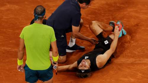 Ρολάν Γκαρός: Σοκαριστικός τραυματισμός του Σβέρεφ - Αποχώρησε κλαίγοντας με καροτσάκι [Βίντεο]