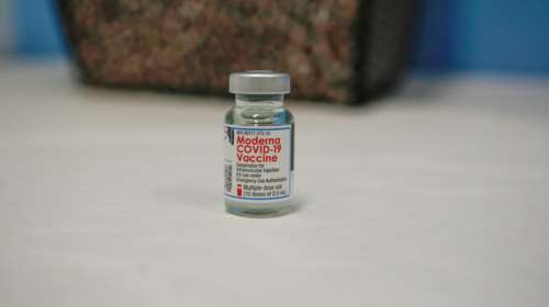 Αλλαγή στο εμβόλιο της Moderna: Με 15 δόσεις κάθε φιαλίδιο - Πράσινο φως από τον FDA