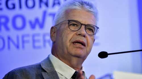 Γώγος: Οι πιθανότητες σοβαρών επιπλοκών από το εμβόλιο είναι όσο και να πέσει ένα αεροπλάνο- Ποιοι δεν θα εμβολιαστούν