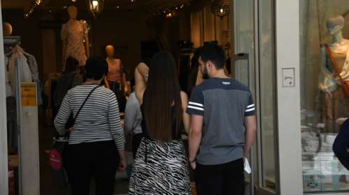 Μέτρα στήριξης: Επέκταση και για τον Μάϊο - Ποιες επιχειρήσεις και εργαζόμενους αφορά