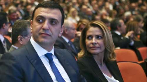 Τζένη Μπαλατσινού και Βασίλης Κικίλιας &quot;έπιασαν&quot; τον Μάη αγκαλιά  [Εικόνα]