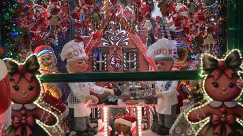 Εορταστικό ωράριο: Ανοιχτά τα καταστήματα και αυτή την Κυριακή - Τι θα ισχύσει για σούπερ μάρκετ και malls