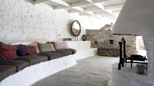 Ένας παραδοσιακός ανεμόμυλος στην Τζια έγινε το ιδανικό εξοχικό