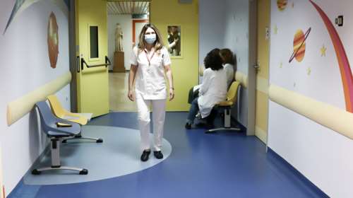 Διασωληνωμένη με εγκεφαλίτιδα η 6χρονη - Κρίσιμα τα επόμενα 24ωρα - "Ενώ έτρωγε άρχισε να μην αισθάνεται καλά"