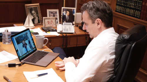 Κορονοϊός: Τηλεδιασκέψεις Μητσοτάκη με Κουτσούμπα και Βελόπουλο - Δείτε τις εικόνες