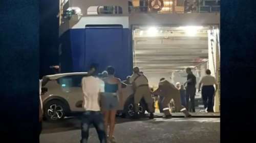 Άνδρος: Ελεύθερος ο πλοίαρχος μετά το περιστατικό με τη μπουκαπόρτα και το ΙΧ