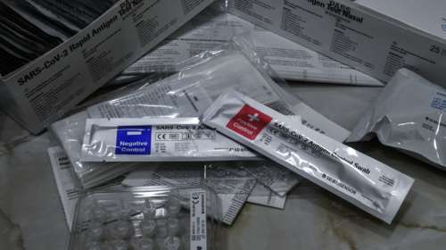 Ποια είναι η διαφορά των self tests από τα rapid tests - Τι συνέβη με τις συσκευασίες που έφτασαν στα φαρμακεία