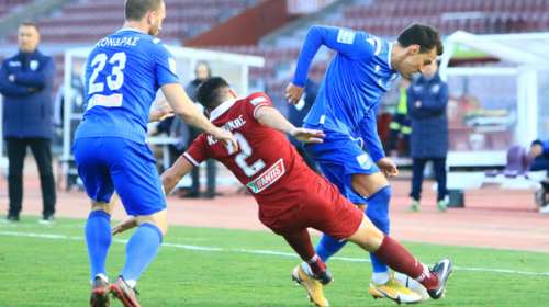 Θρίαμβος της Λαμίας: Επικράτησε της Λάρισας και έβαλε τους &quot;βυσσινί&quot; σε τροχιά υποβιβασμού