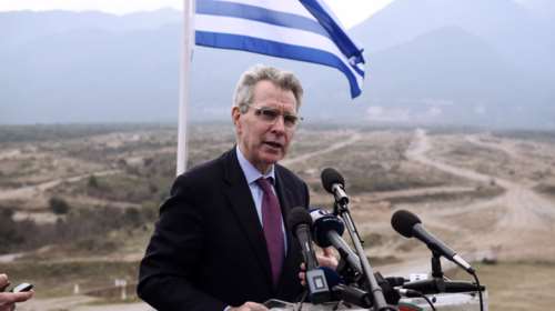 Οι ευχές του Τζέφρι Πάιατ για το Πάσχα και το σχόλιο του Νίκου Δένδια