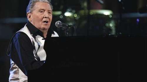 Τζέρι Λι Λιούις: Ο 84χρονος θρύλος της ροκ μετά το εγκεφαλικό επιστρέφει στο στούντιο