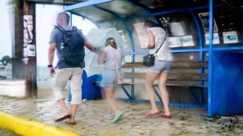 Καιρός: Επιστροφή σε φθινοπωρινές θερμοκρασίες και βροχές το επόμενο Σαββατοκύριακο - Τι λένε οι προγνώσεις