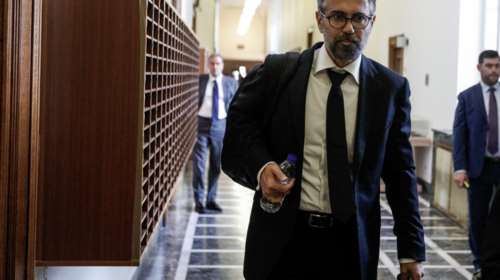 Φρουζής: Χοντροκομμένο παραμύθι τα περί πολιτικών στη Novartis