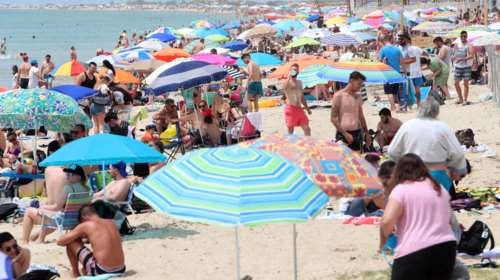 Απόδραση των κατοίκων της Θεσσαλονίκης στις κοντινές παραλίες - Πανικός στην Επανομή