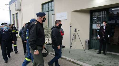 Στα Γιάννενα ο Χαρδαλιάς: Αυτοψία στο χώρο φύλαξης των εμβολίων για τον κορονοϊό